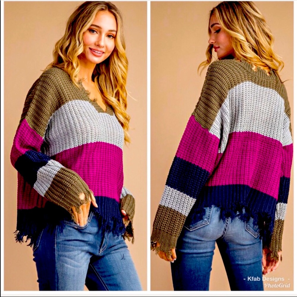 Striking💜💚Frayed edge sweater w/gorgeous detail
